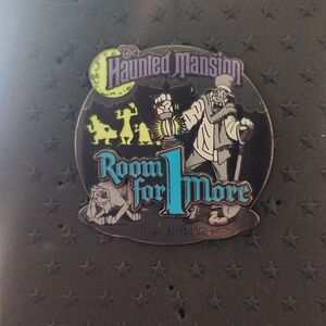 The Haunted Mansion "Room for More" Enamel Pin Disney LE 500